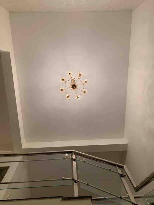 بوبال Furnished Villa Near Airport, Away From City المظهر الخارجي الصورة